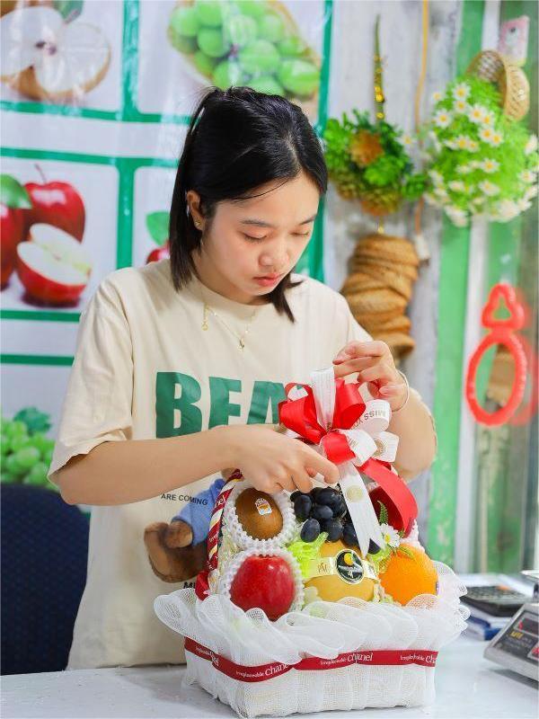 Cách đóng giỏ hoa quả đẹp